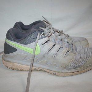 Nike Leather Light Gray Tennis Shoes Size 9.5 US Women's